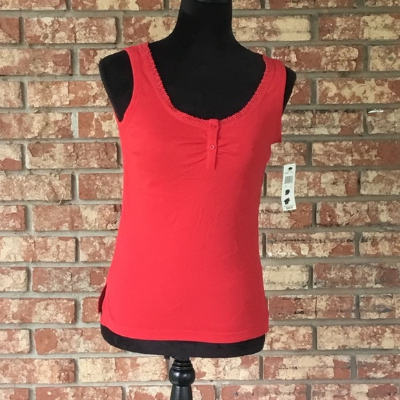 RAFAELLA Sleeveless Top - Picture 2 of 7